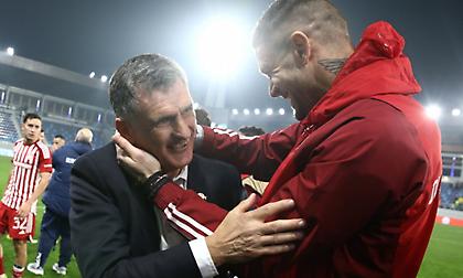 Νικολακόπουλος: «Το δώρο του Μεντιλίμπαρ στους παίκτες του Ολυμπιακού για το 6-1»