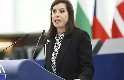 Αποσύρεται από τις ευρωεκλογές η Άννα Μισέλ Ασημακοπούλου: «Παραμένω στρατιώτης»