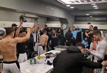Σκηνές τρέλας στα αποδυτήρια του ΠΑΟΚ μετά την αξέχαστη πρόκριση επί της Ντινάμο