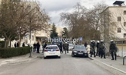 Θεσσαλονίκη: Πάνω από 40 οι προσαγωγές στην αστυνομική επιχείρηση στο ΑΠΘ