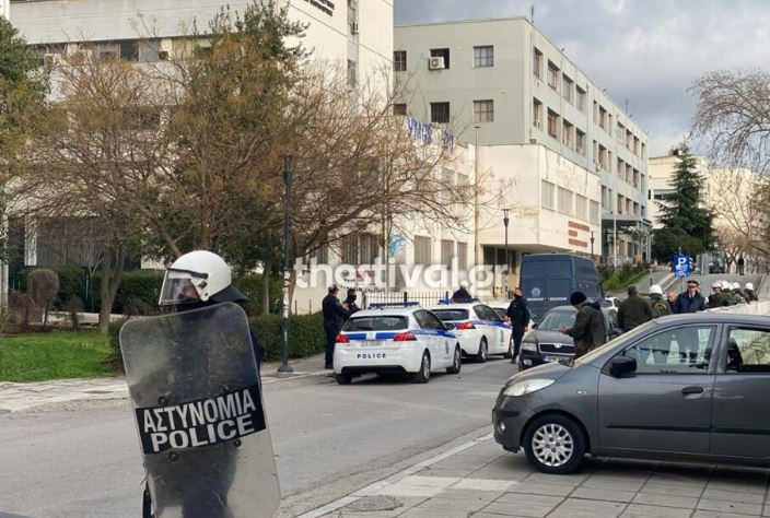 Θεσσαλονίκη: Πάνω από 40 οι προσαγωγές στην αστυνομική επιχείρηση στο ΑΠΘ