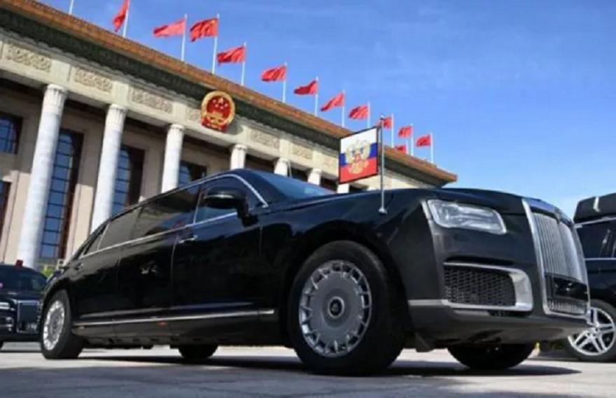 Βόρεια Κορέα: Ο Κιμ Γιονγκ Ουν επιθεώρησε στρατιωτικές ασκήσεις με λιμουζίνα δώρο του Πούτιν Βόρεια Κορέα: Ο Κιμ Γιονγκ Ουν επιθεώρησε στρατιωτικές ασκήσεις με λιμουζίνα δώρο του Πούτιν