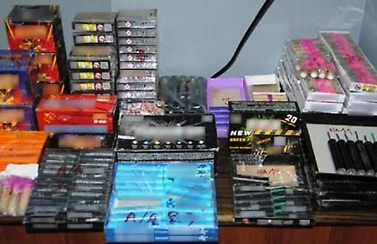 Πάνω από 8.000 πυροτεχνήματα σε κατάστημα οικιακών ειδών στη Θεσσαλονίκη – Συνελήφθη 24χρονη Ιταλίδα