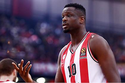 Ζέρβας: «Αυτό έπαιξε ρόλο στην απόφαση του Φαλ, που φαίνεται πως θα κλείσει την καριέρα του στον Ολυμπιακό»