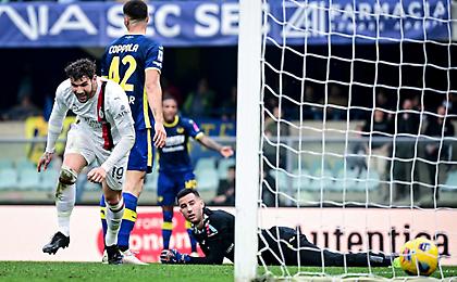 Τριάρα στη Βερόνα και... χτίζει σερί η Μίλαν!