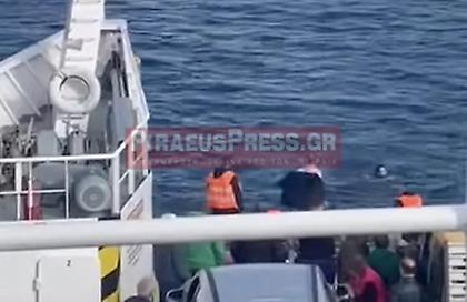 Συναγερμός στο Λιμενικό για «ναυαγό» μεταξύ Περάματος και Σαλαμίνας - Βίντεο από τη διάσωση