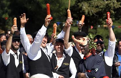 «Μπουρανί»: Αναβιώνει σήμερα το «έθιμο του φαλλού» στον Τύρναβο