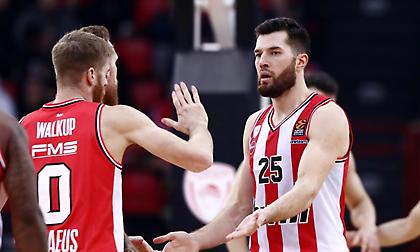 Εφές-Ολυμπιακός: Εκτελεί ο Πίτερς με 2.45 και 2.82