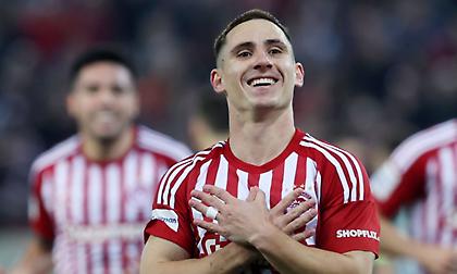 Ολυμπιακός: Αποθέωσε τον Ποντένσε η UEFA