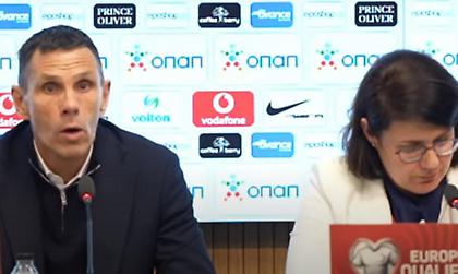 Χτύπησε συναγερμός για… εκκένωση στη συνέντευξη Τύπου του Ελλάδα-Καζακστάν - Επική αντίδραση από τον Πογέτ!