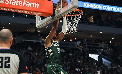 Η ηγετική εμφάνιση του Αντετοκούνμπο στη νίκη των Μπακς επί των Θάντερ