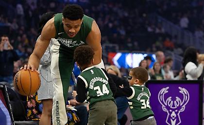 Αντετοκούνμπο: «Πλήρεις είμαστε απειλή, δεν υπάρχουν δικαιολογίες»-Η… παρέμβαση του γιου του