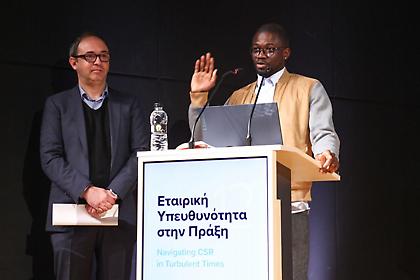 Στο πλευρό των ασυνόδευτων ανηλίκων προσφύγων παραμένει ο Ολυμπιακός