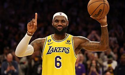 Λέικερς: Επιστρέφει κόντρα στους Γκρίζλις ο Λεμπρόν