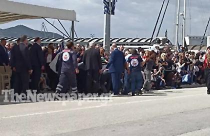 Σάλος στον Βόλο: Στρατιωτικός επέμενε να σταθεί όρθιος στην παρέλαση φαντάρος που λιποθυμούσε –Σοβαρή καταγγελία γιατρών