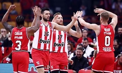 Ζέρβας: «Να μείνουν συγκεντρωμένοι οι παίκτες του Ολυμπιακού - Θέλει νίκη για να ελπίζει για πλεονέκτημα»