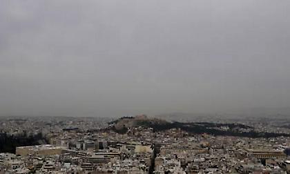 Καιρός: Υψηλές θερμοκρασίες, αφρικανική σκόνη και τοπικές βροχές την Πέμπτη