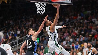 Οι Μπακς «πλήγωσαν» τους Χοκς μέσα στην Ατλάντα με φοβερό Γιάννη