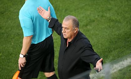 Τερίμ: «Ντροπή να δίνεις μόνο 4' καθυστερήσεις, πρέπει να είναι ο χειρότερος διαιτητής της Δανίας»