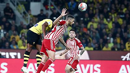 Ο Ολυμπιακός χάνει ένα πρωτάθλημα αλλά βρίσκει ξανά το DNA του