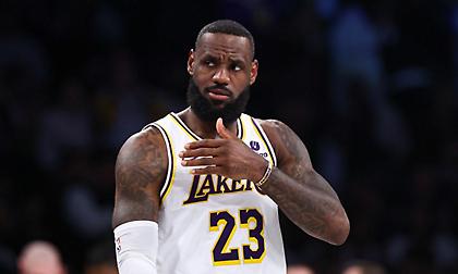 Ιστορική επίδοση Λεμπρόν, στα χνάρια του Τζόρνταν-«Δεν έχω πολύ καιρό ακόμη…»