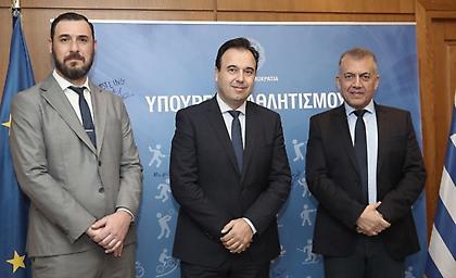 Ψηφιακά αλλά και… παραδοσιακά η ταυτοποίηση των φιλάθλων στα γήπεδα της Super League ως το τέλος της σεζόν