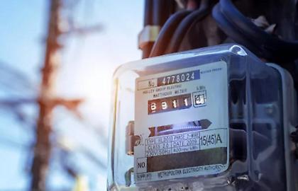 Τα τιμολόγια όλων των παρόχων ρεύματος για τον Απρίλιο