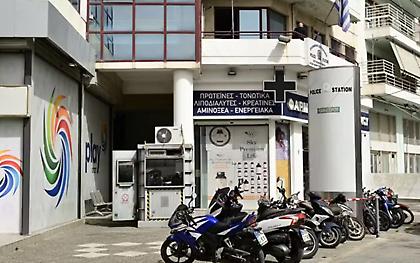 Γυναικοκτονία: «Ξηλώθηκε» ο διοικητής του ΑΤ Αγίων Αναργύρων