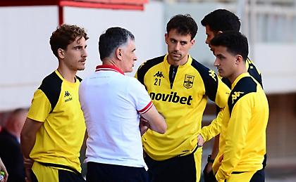 Το τετ-α-τετ του Μεντιλίμπαρ με τους παίκτες του Άρη