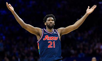 Επιστρέφει μετά από δύο μήνες απουσίας και παίζει στο Σίξερς-Θάντερ ο Εμπίντ