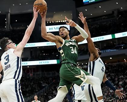 «Έσφιξε τα δόντια» ο Γιάννης στην ήττα από τους Γκρίζλις