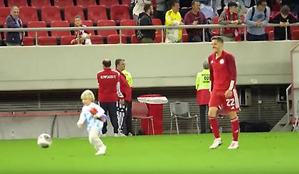 Οι αντιδράσεις του κόσμου και το παιχνίδι του Γιόβετιτς με τον γιο του: Η παρακάμερα του Ολυμπιακός-Άρης