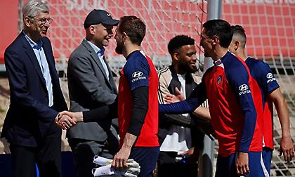 Στην προπόνηση της Ατλέτικο Μαδρίτης ο Βενγκέρ