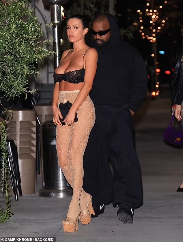 Kanye West-Bianca Cencori: Για δείπνο και πάλι με τα… εσώρουχα