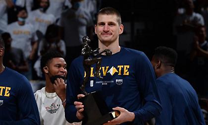 Προκλητική ατάκα Αρίνας για Γιόκιτς: «Ο χειρότερος MVP των τελευταίων 40 ετών!»