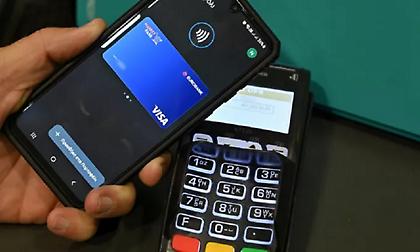 Ξεκινά κυνηγητό από την ΑΑΔΕ για τη διασύνδεση ταμειακών με POS - «Αγνοούνται» 10.000 έως 12.000 επιχειρήσεις