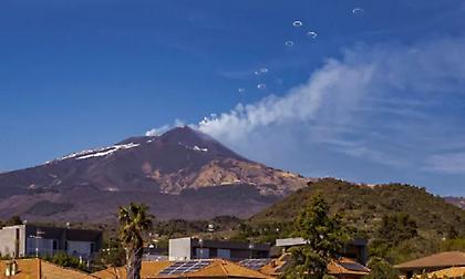 H Αίτνα βγάζει δαχτυλίδια καπνού - Εντυπωσιακά βίντεο, φωτογραφίες