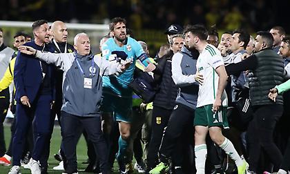 Ένταση στο ημίχρονο του Άρη-Παναθηναϊκός με Ιωαννίδη, διάλογος με Μάντζιο, Καρυπίδη!