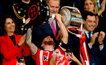 Η διαδικασία των πέναλτι και η απονομή του Κυπέλλου στην Αθλέτικ Μπιλμπάο