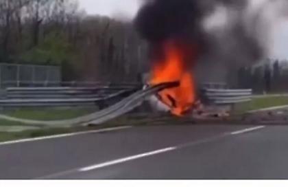 Ιταλία: Σοκαριστικό τροχαίο με Ferrari που έτρεχε με 200 χλμ - Σκοτώθηκαν μοντέλο και ο οδηγός DJ