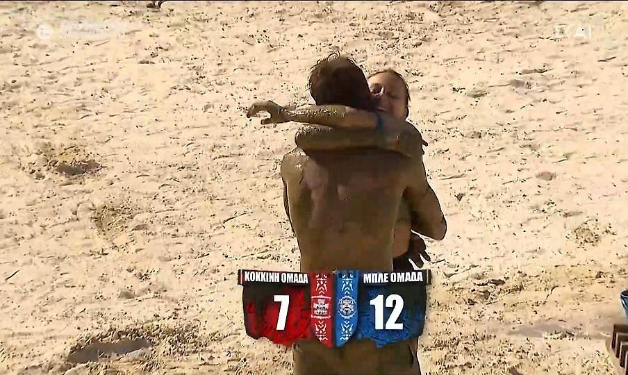 Οι Μπλε κερδίζουν την πρώτη ασυλία της εβδομάδας και το έπαθλο φαγητού!