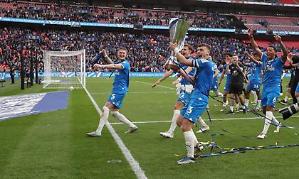 Πήρε το EFL Trophy σε τρομερό θρίλερ με τρία γκολ μετά το 85' η Πίτερμπρο!