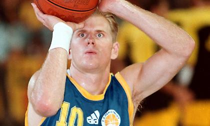 Πρώην παίκτης του Περιστερίου υποψήφιος για τον πάγκο των Χόρνετς!