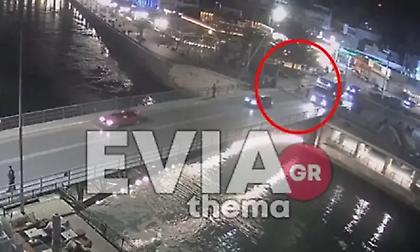 Απίστευτη ταλαιπωρία για δεκάδες οδηγούς στην Χαλκίδα – Κόλλησε ο μηχανισμός στην Παλιά Γέφυρα