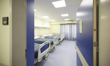 Εξάχρονη ήπιε μισό μπουκάλι κρασί και μεταφέρθηκε στο νοσοκομείο - Συνελήφθη η μητέρα