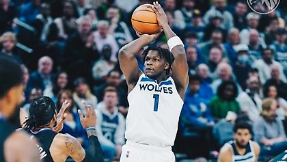 Οι 51 πόντοι του Έντουαρντς στη νίκη των Τίμπεργουλβς επί των Γουίζαρντς