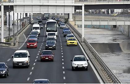 Κίνηση: Κυκλοφοριακά προβλήματα σε Κηφισό, Σκαραμαγκά και κάθοδο της Κηφισίας