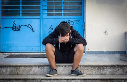 Αίγιο: 15χρονος γρονθοκόπησε 17χρονο έξω από σχολείο - Άφαντος ο δράστης