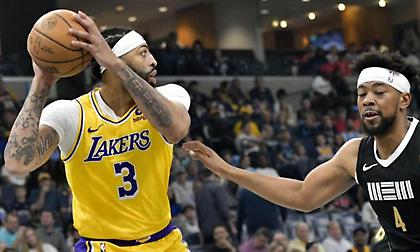 Πρωτοφανές: Προστέθηκε ένα λεπτό στο ρολόι του αγώνα Γκρίζλις-Λέικερς χωρίς κανένα λόγο!