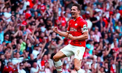 Σκόρπισε τη Φίτεσε με εξάρα και πλησιάσε ακόμη περισσότερο στην κούπα η Αϊντχόφεν